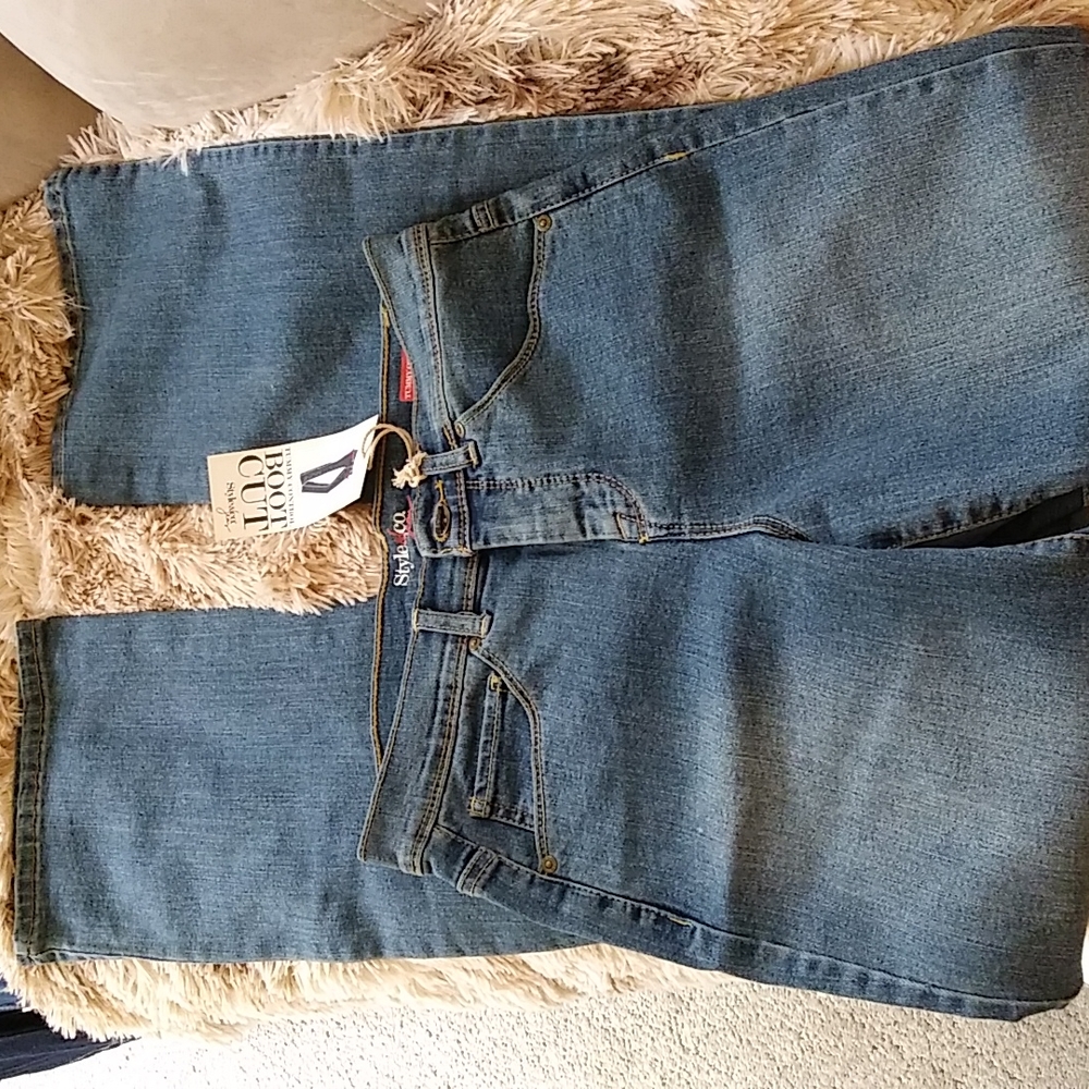 Style&co bootcut jeans SZ6